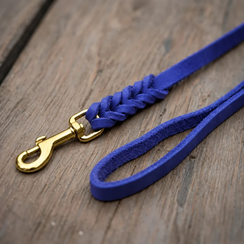 Bellepet Fettlederleine extra geflochten mit Handschlaufe – Messing