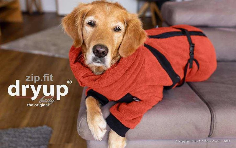 DRYUP BODY® Hundebademantel mit Beinen Rost-Rot