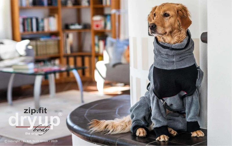 DRYUP BODY® Hundebademantel mit Beinen Grau