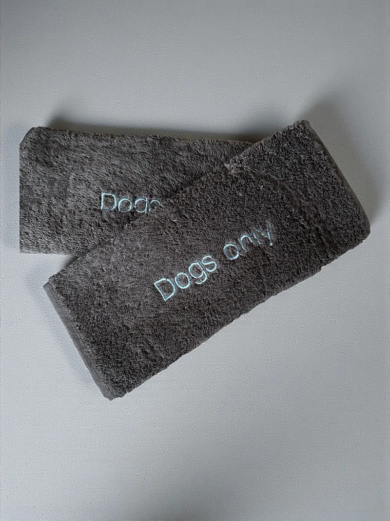 Personalisiertes Pfotenhandtuch für Hunde