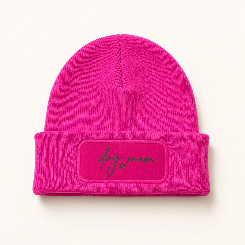 Dog Mom Beanie | Individuell beplottet