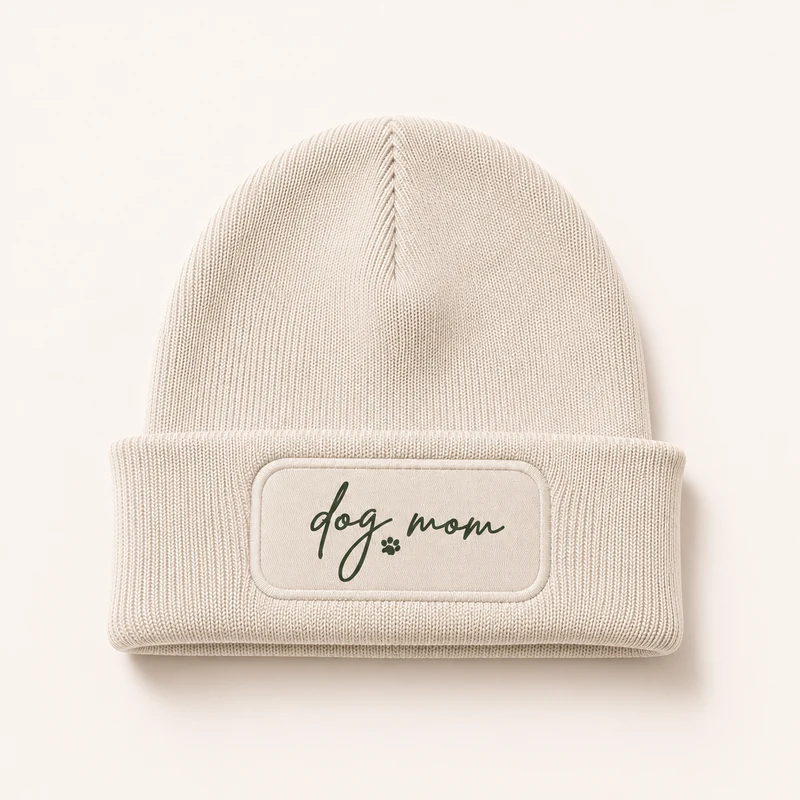 Dog Mom Beanie | Individuell beplottet