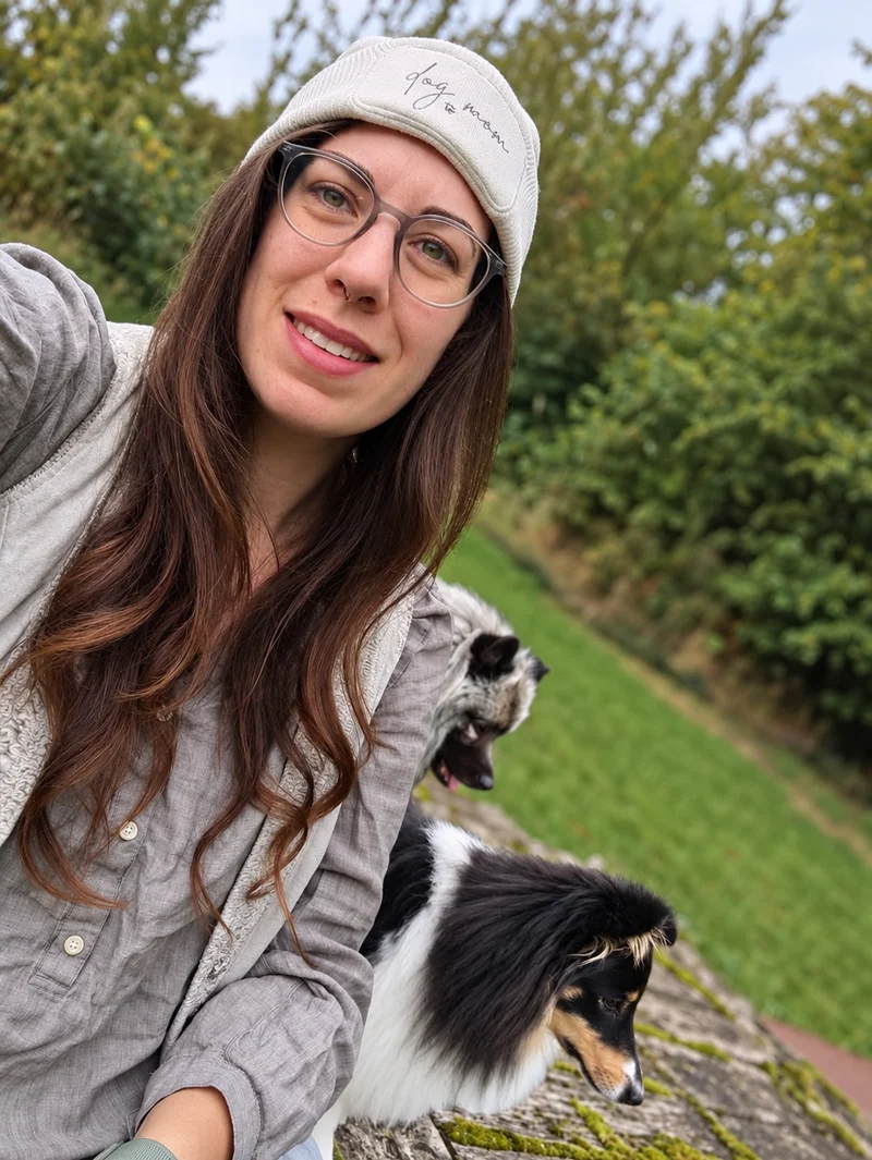 Dog Mom Beanie | Individuell beplottet