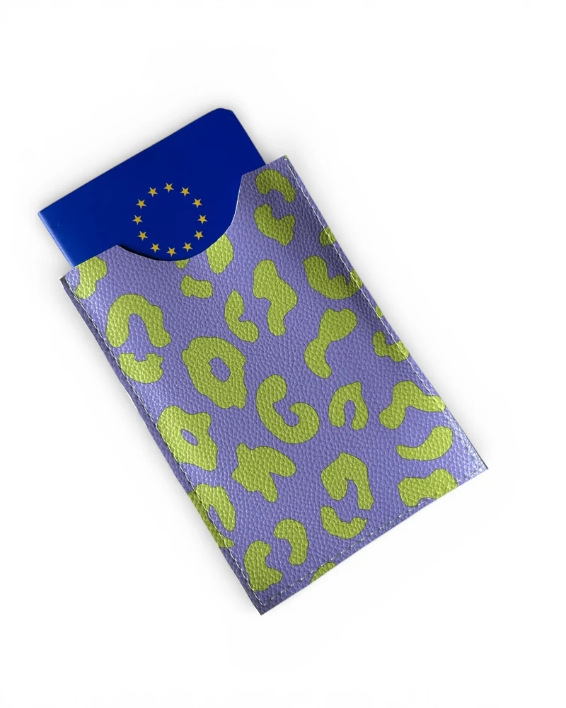 Impfpasshülle für den EU-Heimtierausweis – Leo Lavendel/Neongelb