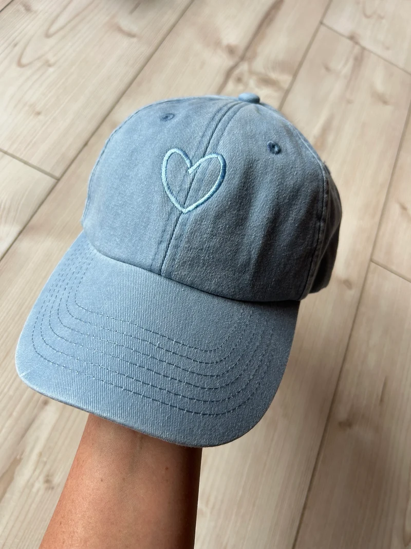 Individuelle Cap mit Wunschmotiv bestickt personalisiert