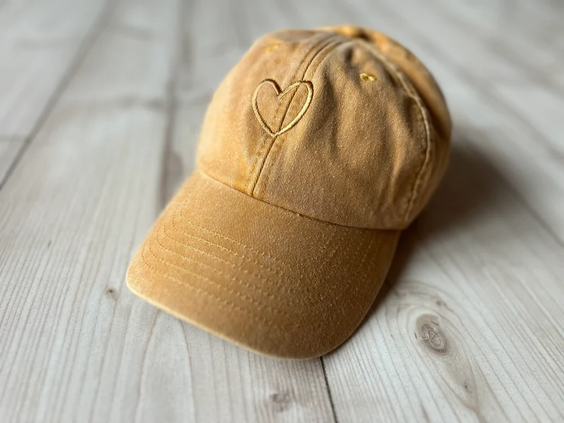 Individuelle Cap mit Wunschmotiv bestickt personalisiert