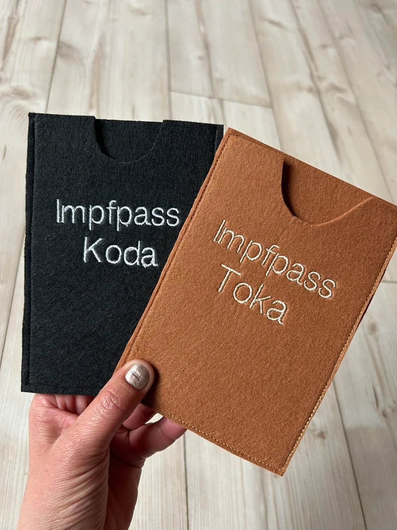 Impfpass Hülle für Hunde personalisiert