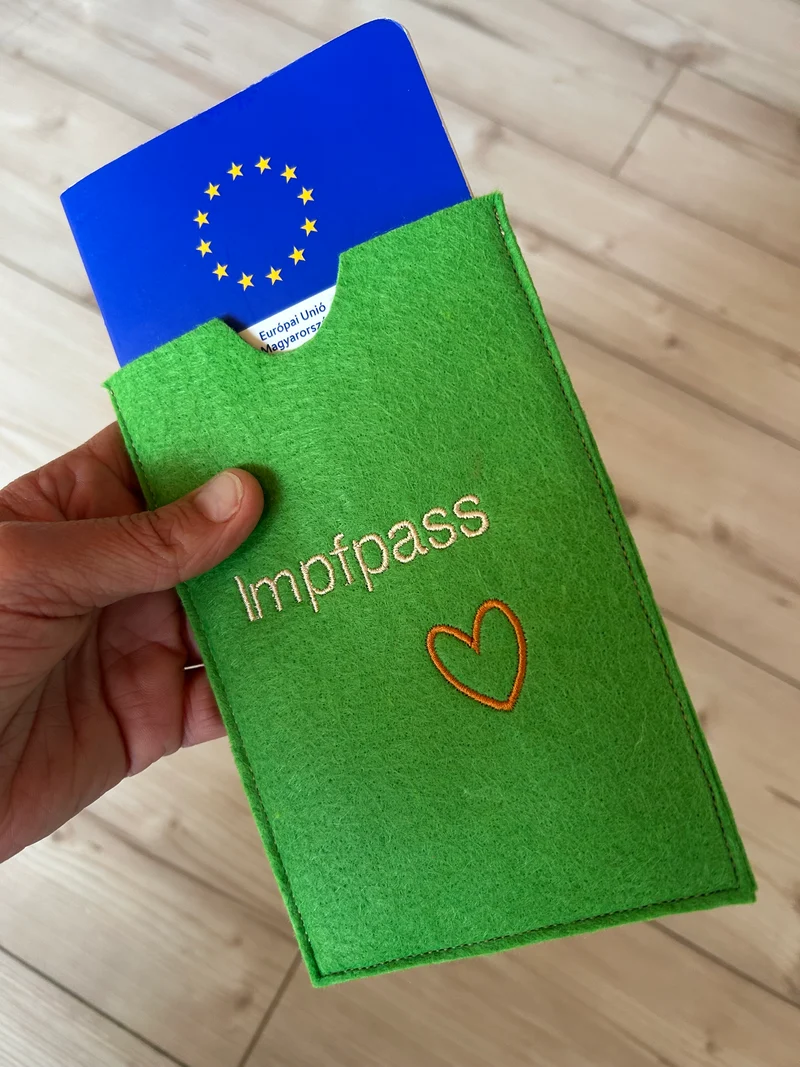 Impfpass Hülle für Hunde personalisiert