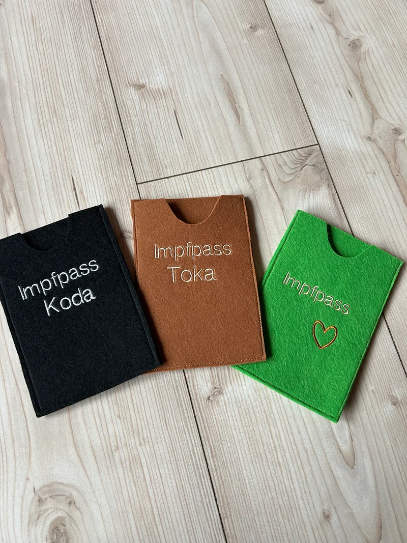 Impfpass Hülle für Hunde personalisiert
