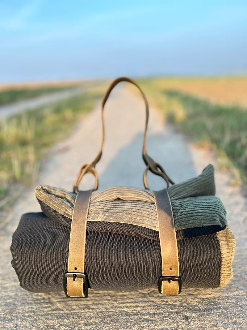 Outdoor Hundedecke mit Ledergriff