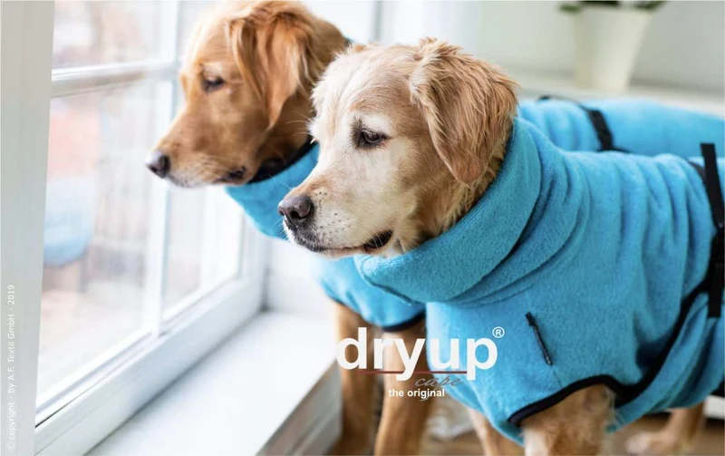 DRYUP CAPE® Hundebademantel Hell-Blau