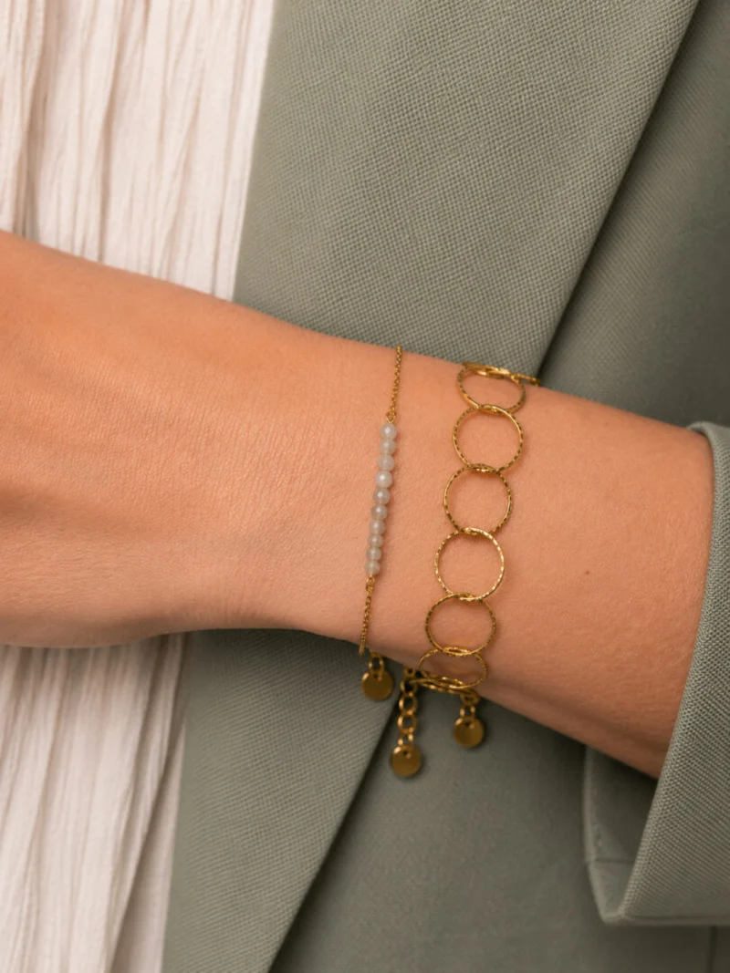 Hellblaues zierliches Edelsteinarmband