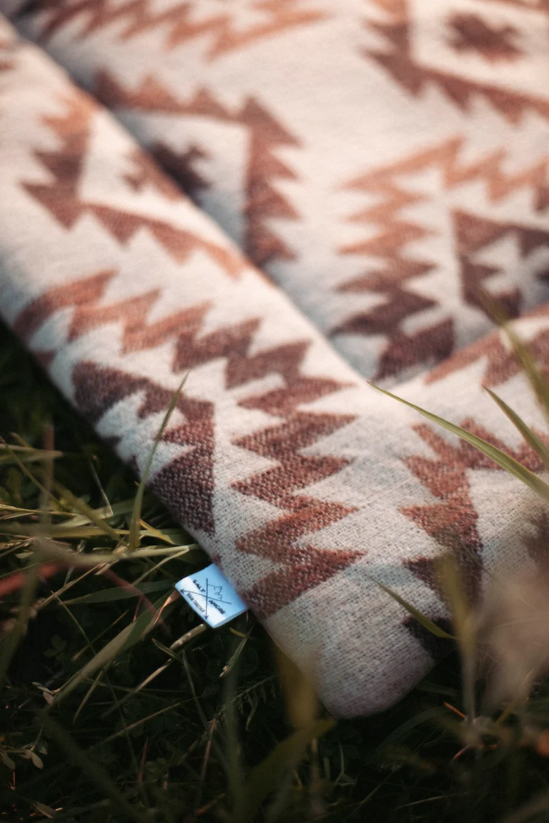 Roots of the North - Basecamp | Travel Blanket