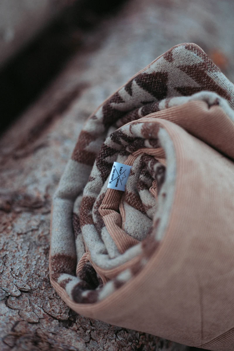 Roots of the North - Basecamp | Travel Blanket