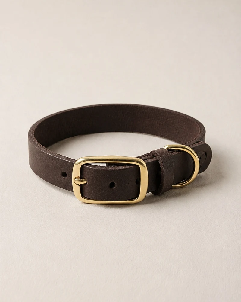 Schmales Lederhalsband in Kastanie