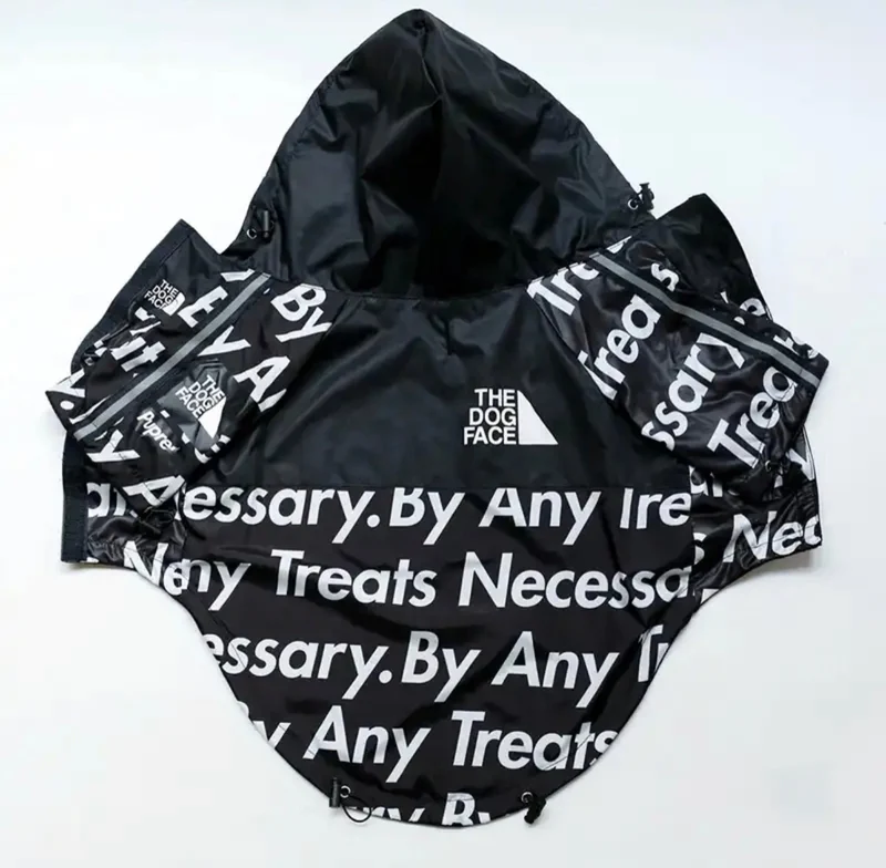 Hundejacke mit Kapuze „Reward of Treats“