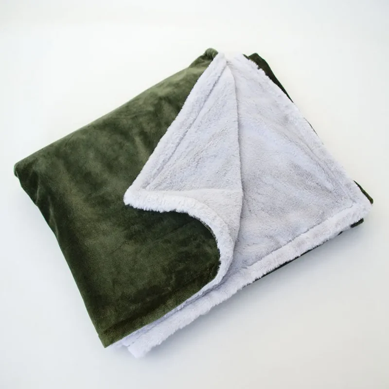 Hundedecke der Luxusklasse "Plaid - Deluxe" oliv-silber