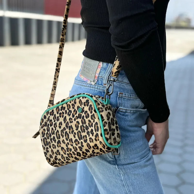 "Lou Lou Leo Crossbody Tasche"