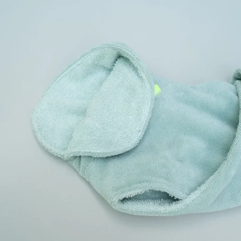 "Nikki" - der Bademantel für Hunde