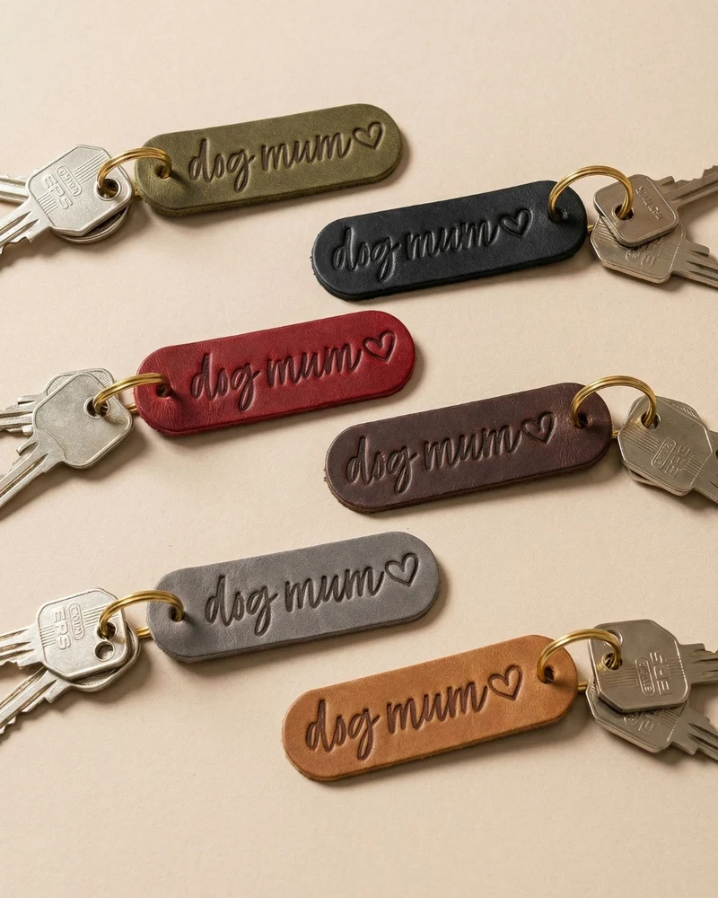 Schlüsselanhänger 'dog mum' aus Leder