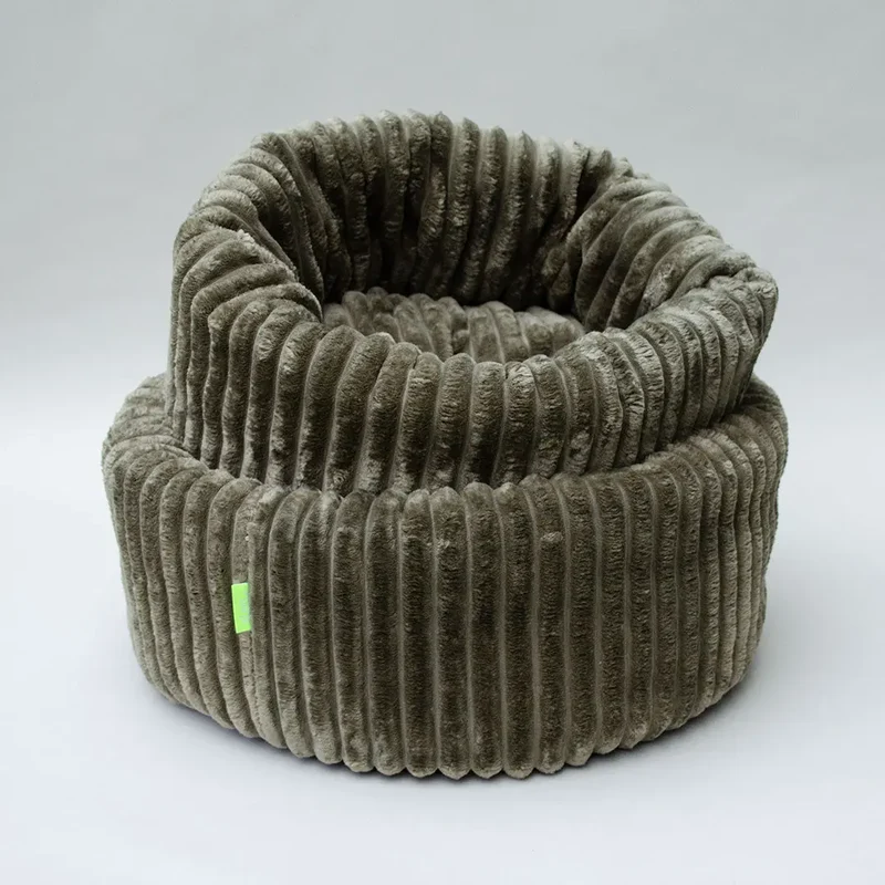 Das kuschelige Hundebett „Biscuit“ - oliv