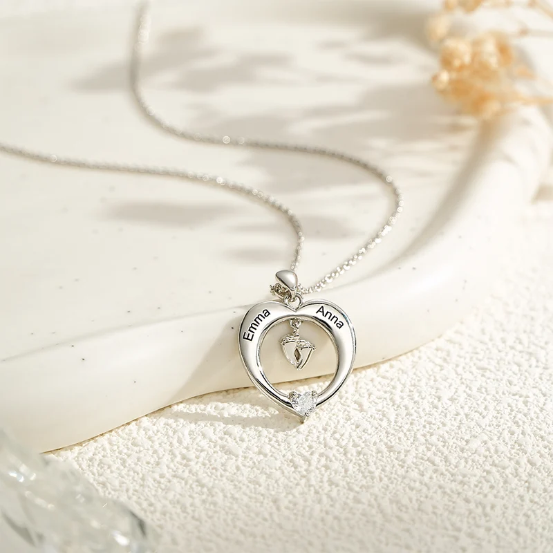 Geschenk für die Mama - Personalisierte Geburtsstein Halskette - Baby Füße Herz