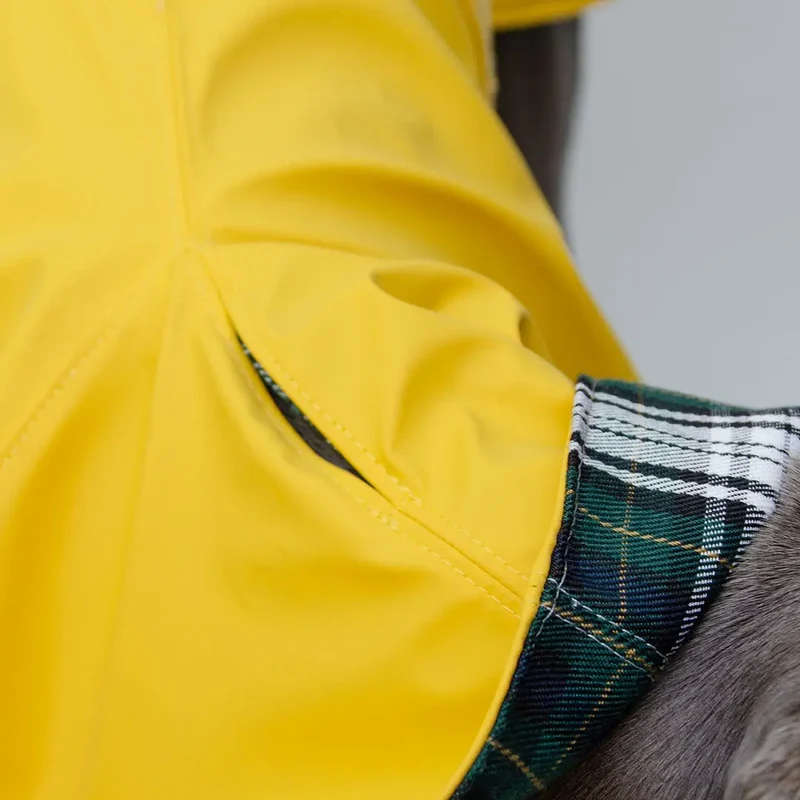 Kuscheliger Regenmantel für Hunde "Safe From Rain" yellow