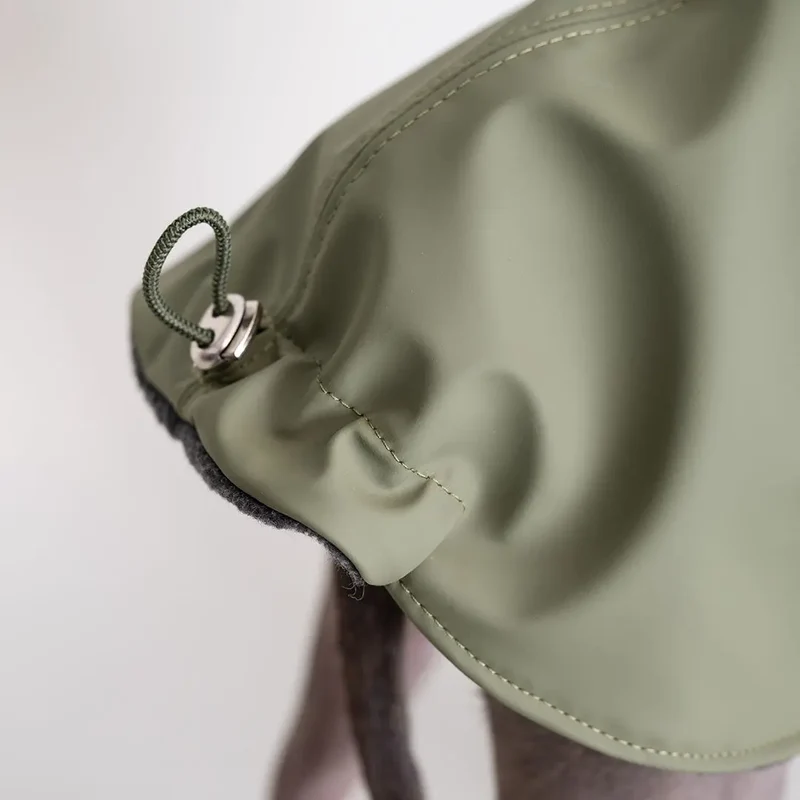 Warm gefütterter Regenmantel für Hunde "Safe From Rain" oliv