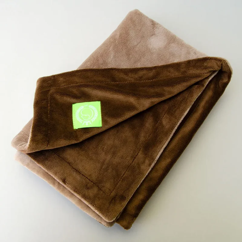 Kuschelige Wendedecke "2 Sides" beige-marone