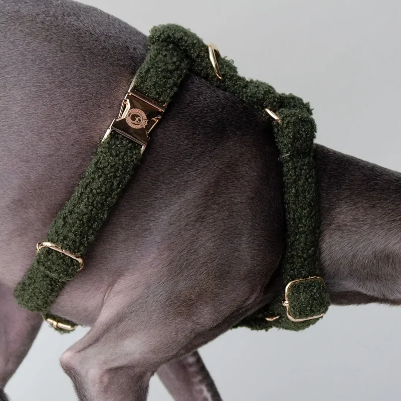 Kuscheliges Hundegeschirr „Teddybaer“ - oliv