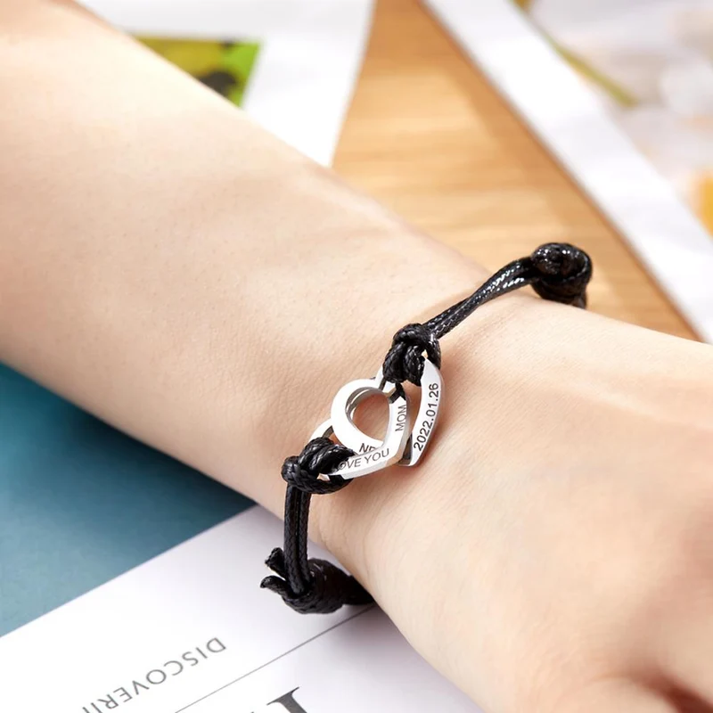 Armband mit zwei Liebesherzen, personalisierbar mit Namen & Datum