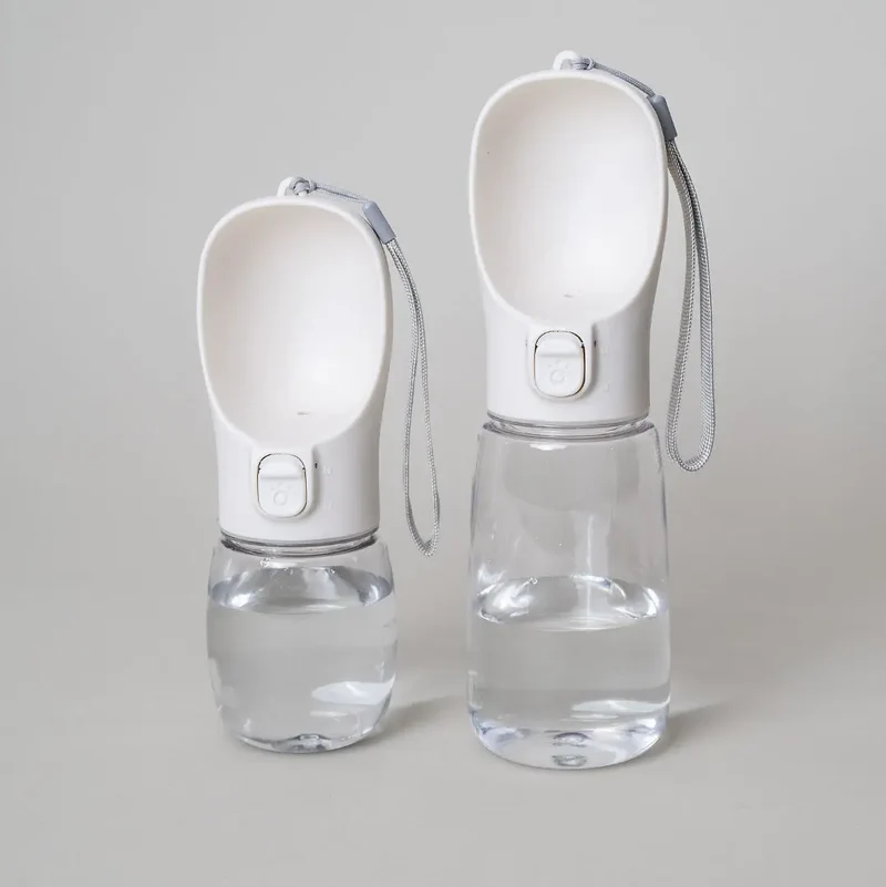 Tragbare Trinkwasserflasche für Hunde „Bevendo” - white