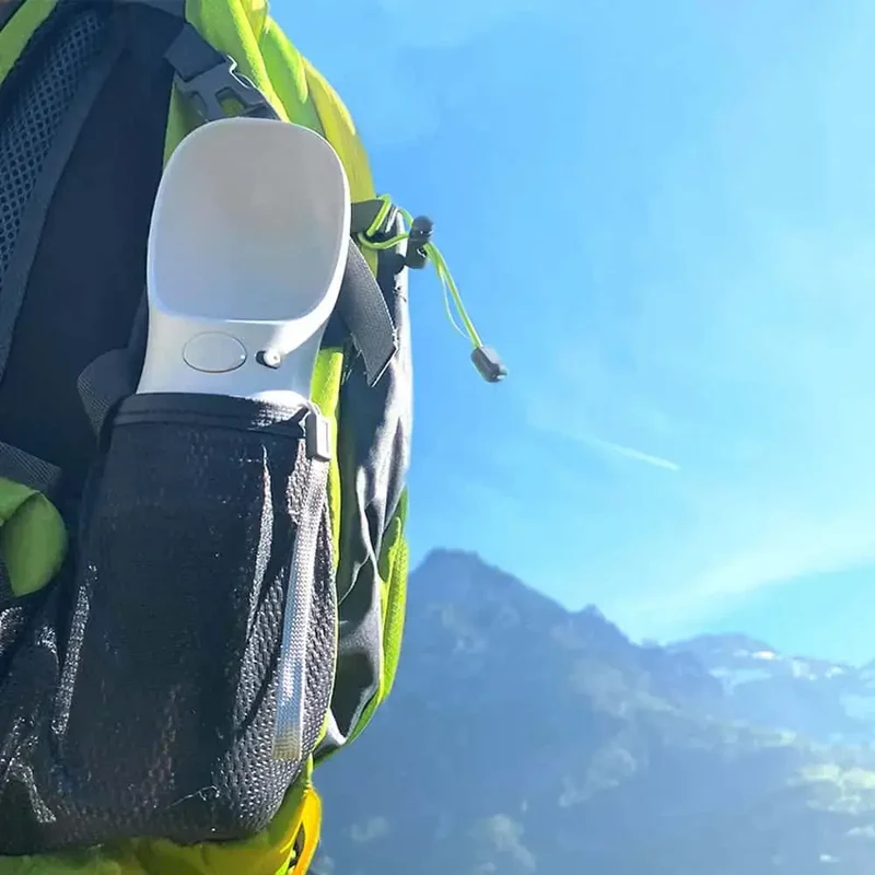 Tragbare Trinkwasserflasche für Hunde „Bevendo” - white
