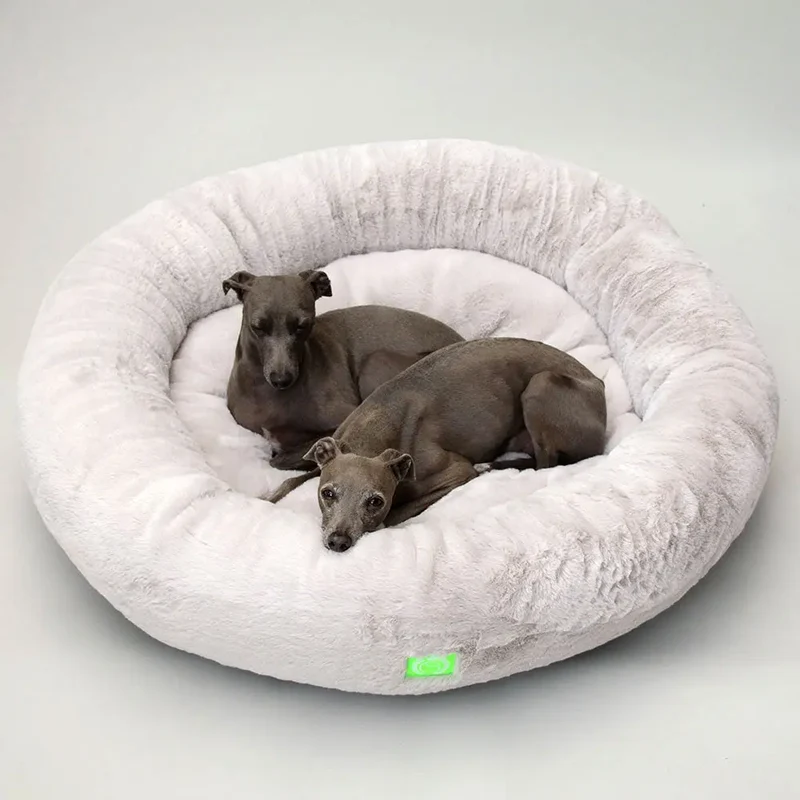 Das flauschige Hundebett „Day Dream“ - taupe